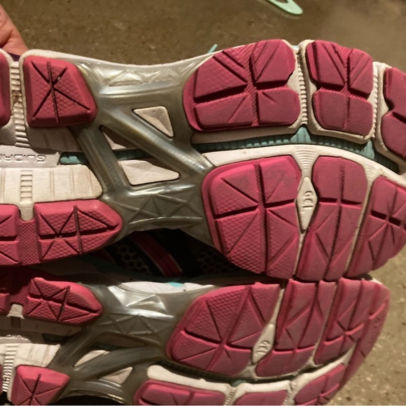 ASICS Running Shoe - Women’s 8 - Picture 3 of 5